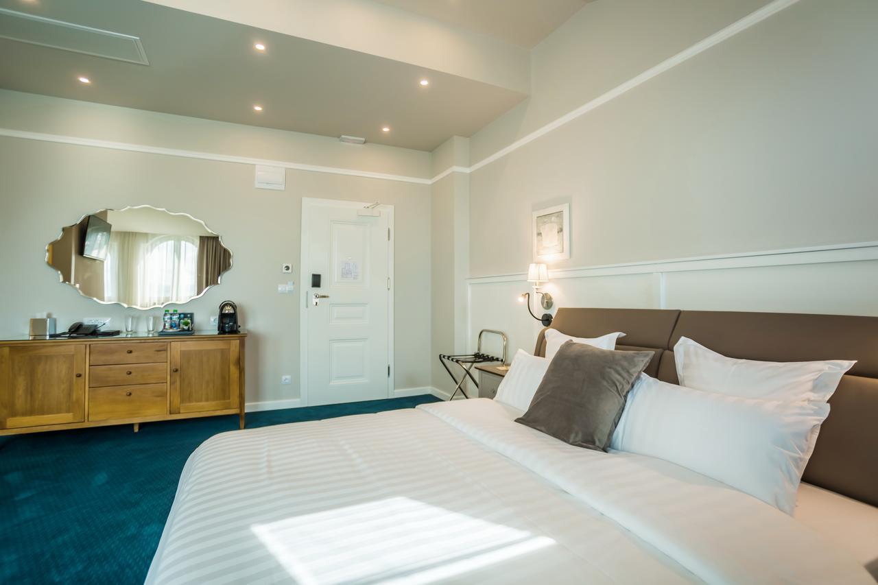 Hotel Residence Promenade Burgas Exterior foto A room at the hotel